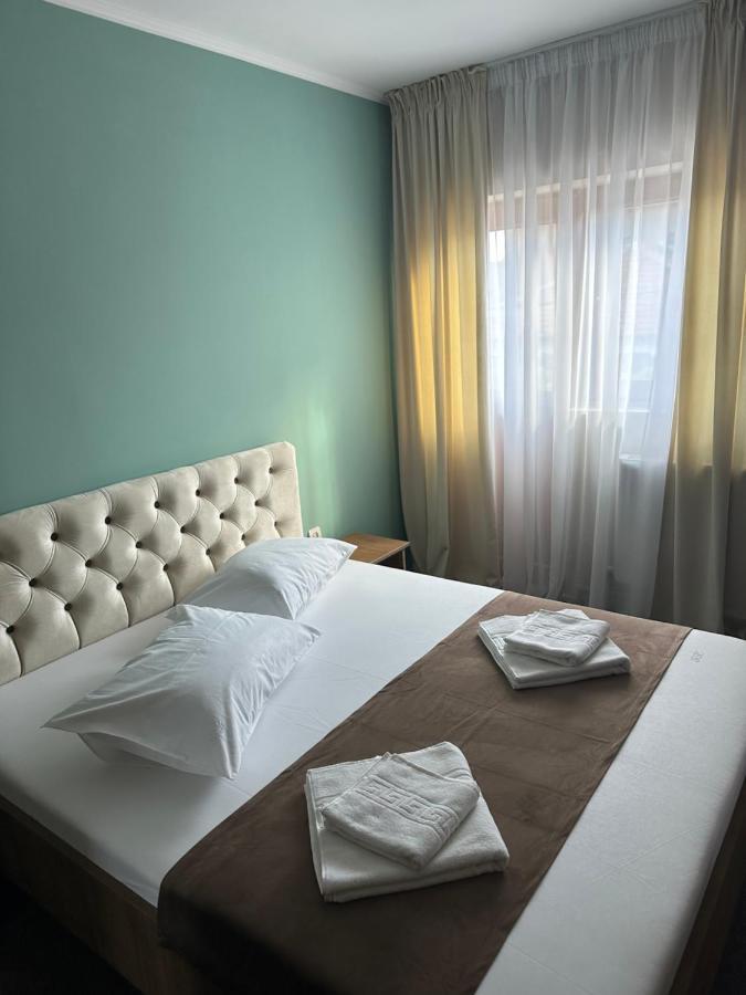 Freedom&Relax Hotell Buzău Exteriör bild